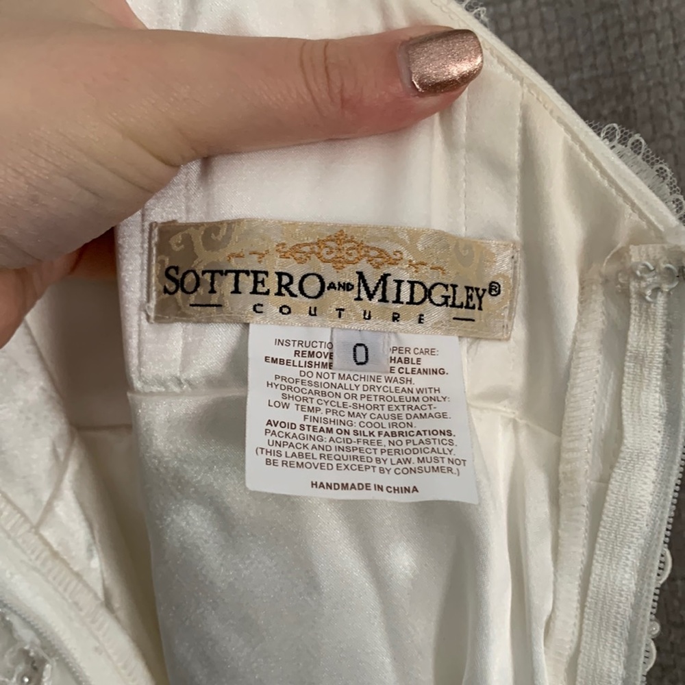 Sottero and Midgley Wedding Gown with beaded detail - Picture 12 of 15